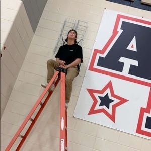 Meet your Posher, Clay